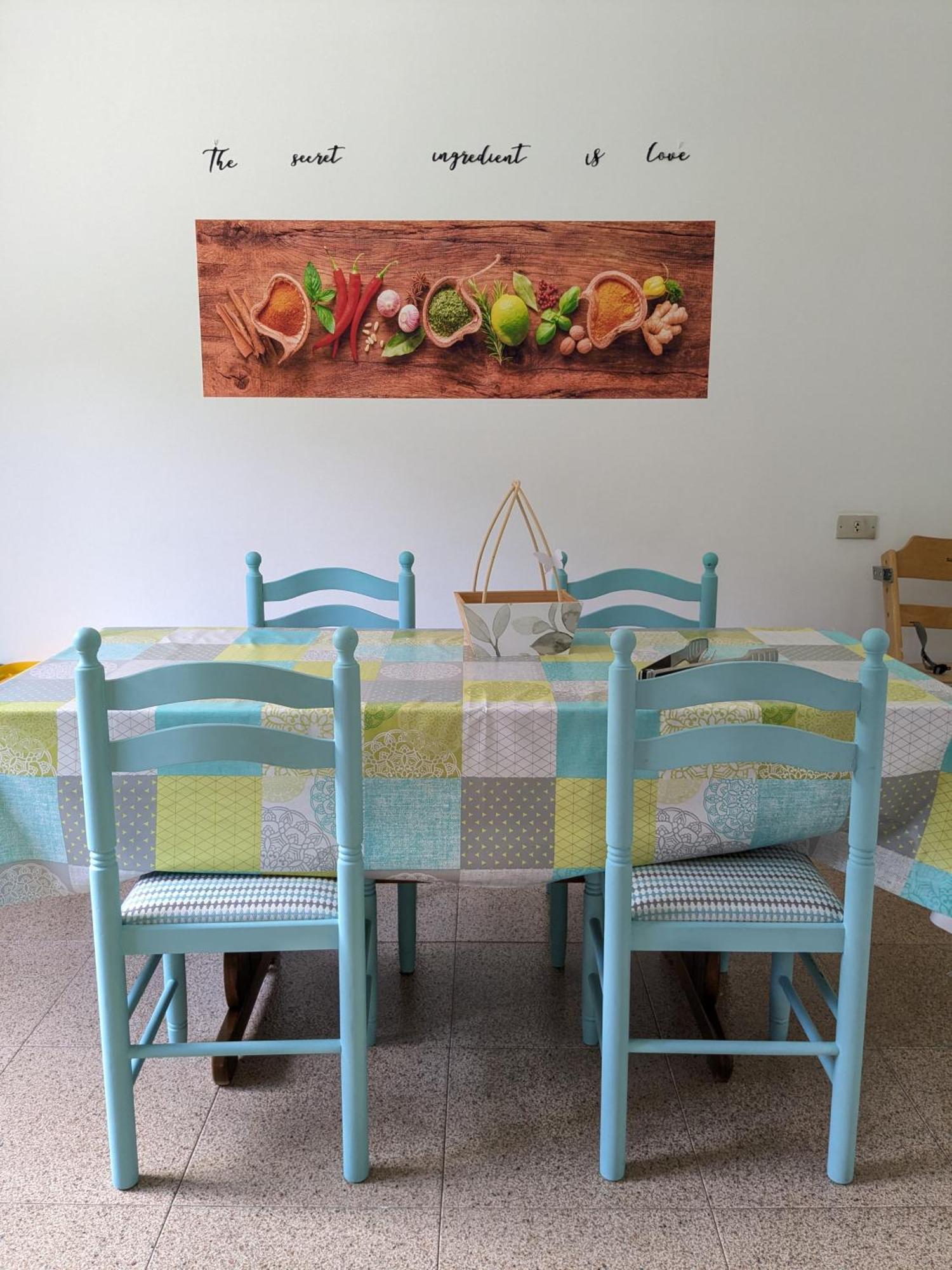 Bolboreta نيغران المظهر الخارجي الصورة